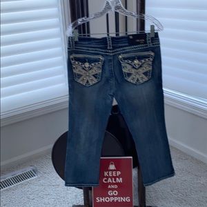 Grace in L A jeans cropped size 9/28 distressed +